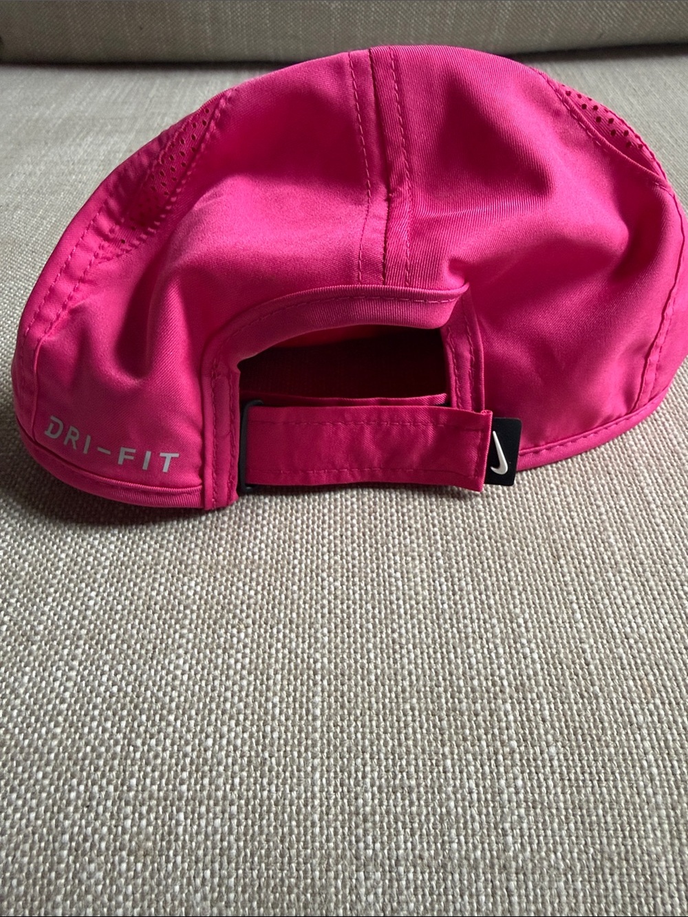 Nike Bright Pink Swoosh Performance Cap - Picture 3 of 3